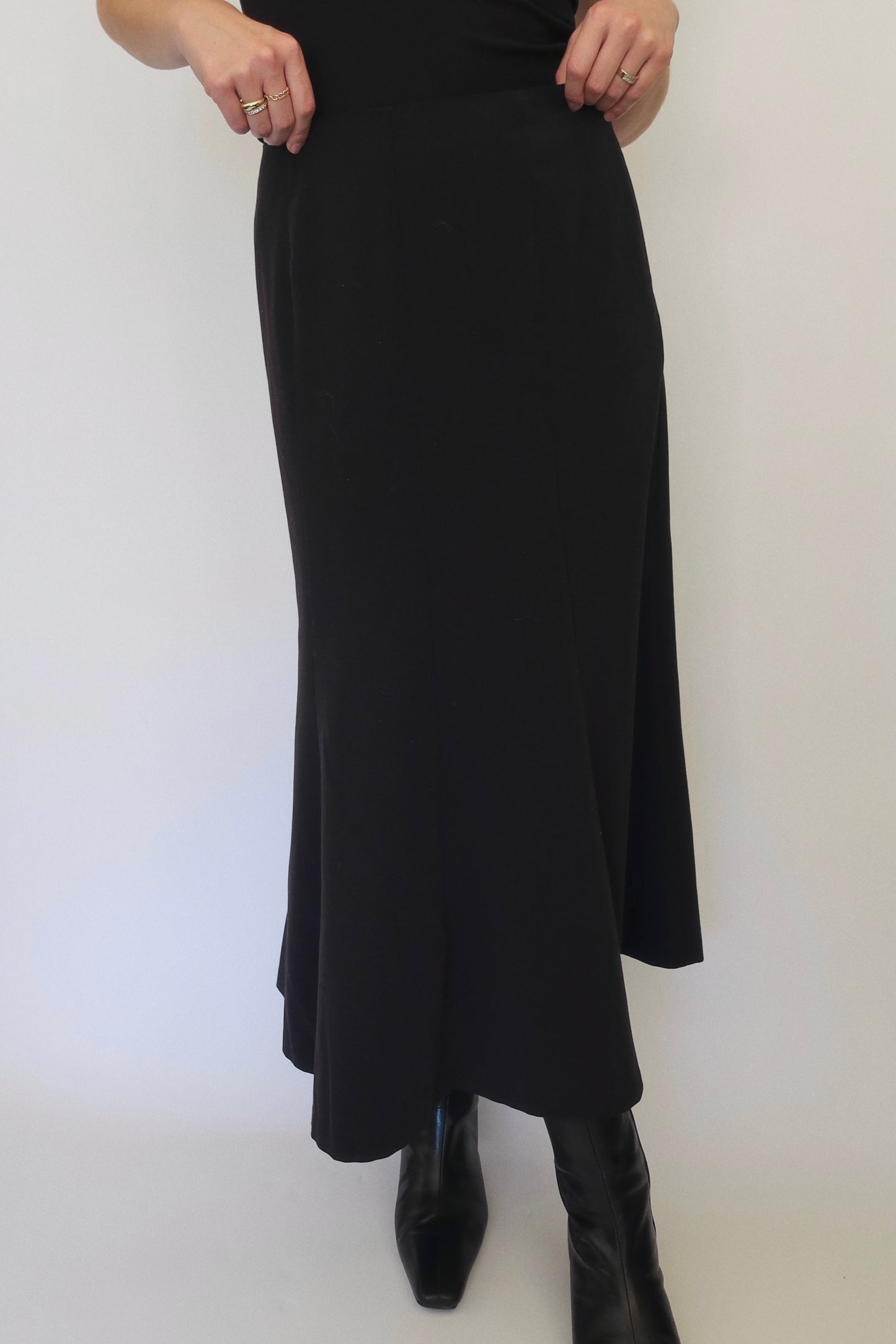 Flow Maxi Skirt in Black
