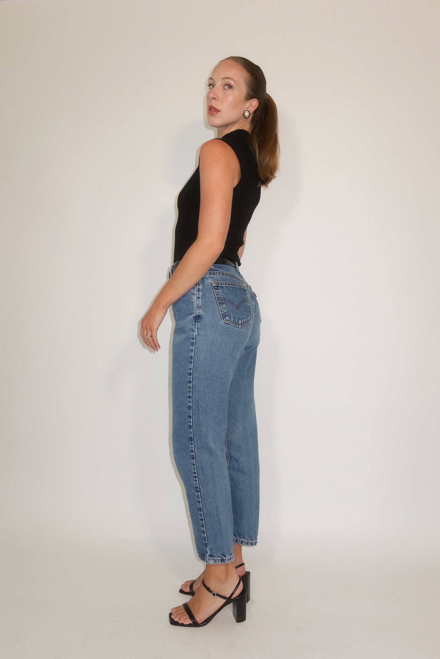 Levis 550 Butt-Hugging Jeans