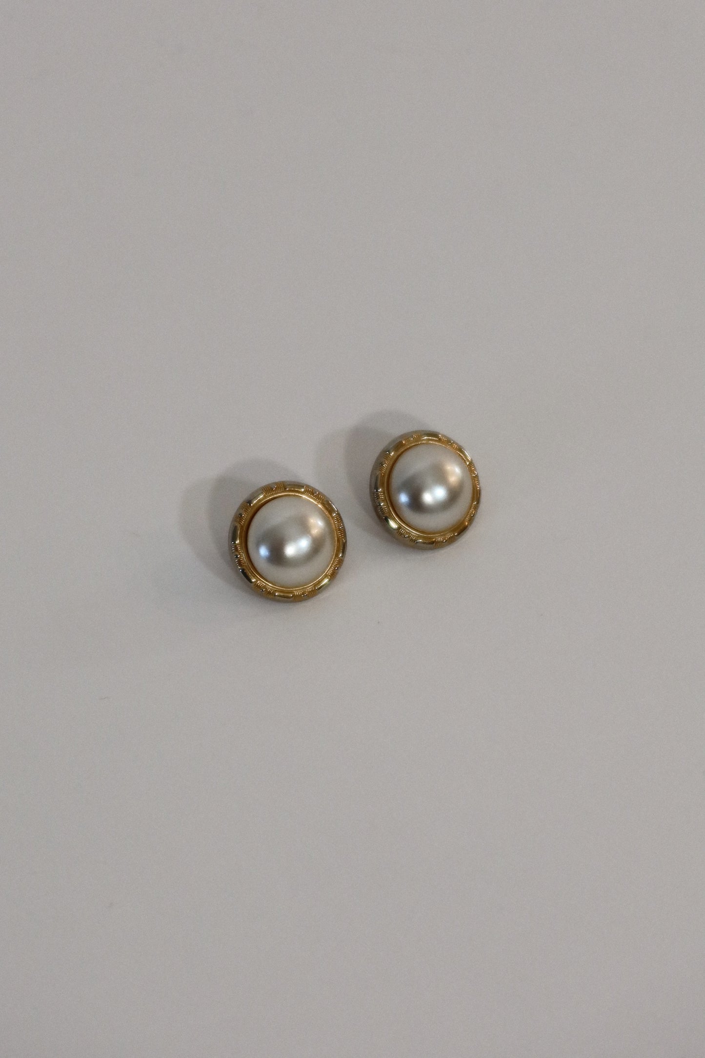 Framed Pearl Earrings in Gold